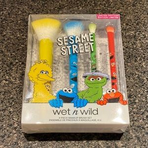 Sesame Street Makeup Brushes 4-piece Set
